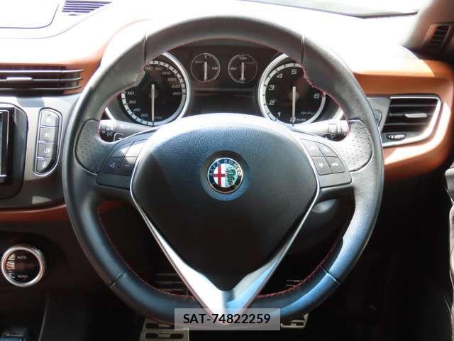 ALFA ROMEO GIULIETTA 2016-08 7213577-9