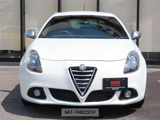ALFA ROMEO GIULIETTA 2016-08 7213577-1