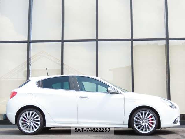 ALFA ROMEO GIULIETTA 2016-08 7213577-7