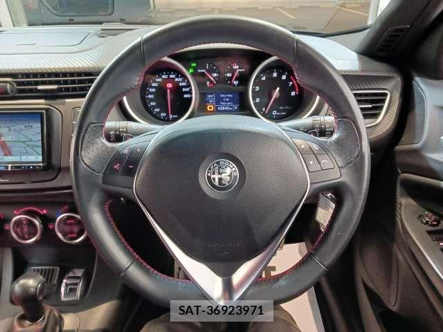 ALFA ROMEO GIULIETTA 2021-05 7214046-12