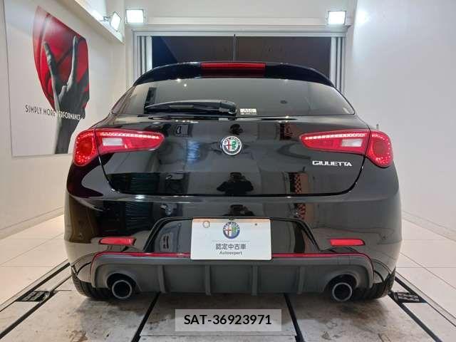 ALFA ROMEO GIULIETTA 2021-05 7214046-4