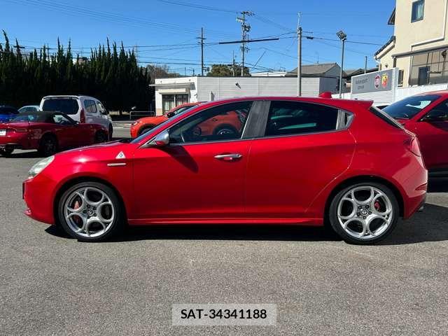 ALFA ROMEO GIULIETTA 2012-02 7325213-7