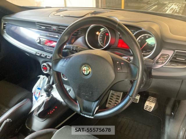 ALFA ROMEO GIULIETTA 2012-07 7499299-13