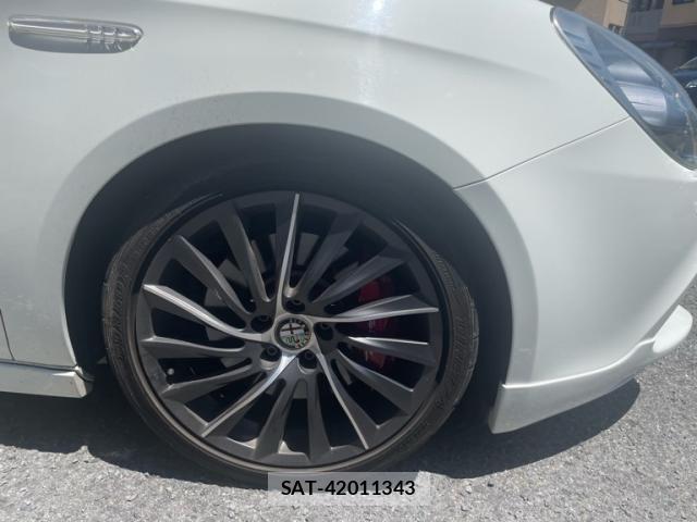 ALFA ROMEO GIULIETTA 2013-05 7614656-17