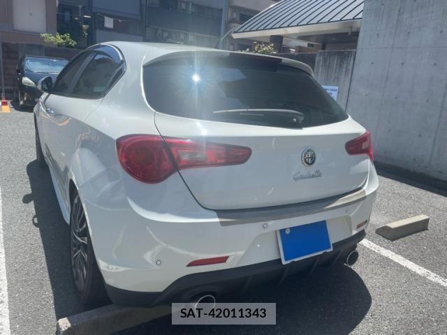 ALFA ROMEO GIULIETTA 2013-05 7614656-1