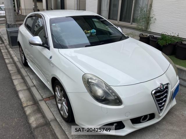 ALFA ROMEO GIULIETTA 2012-03 7875077-1