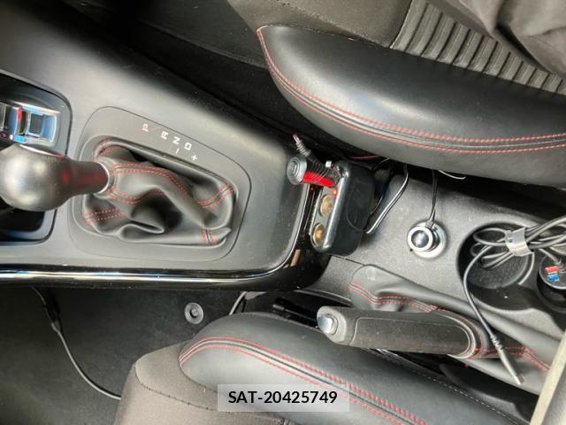 ALFA ROMEO GIULIETTA 2012-03 7875077-21