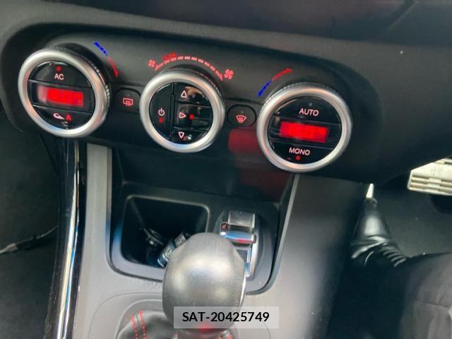 ALFA ROMEO GIULIETTA 2012-03 7875077-22