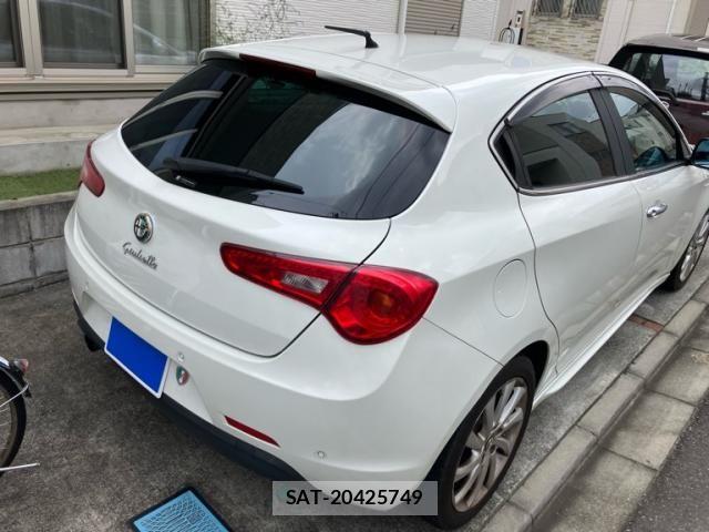 ALFA ROMEO GIULIETTA 2012-03 7875077-2