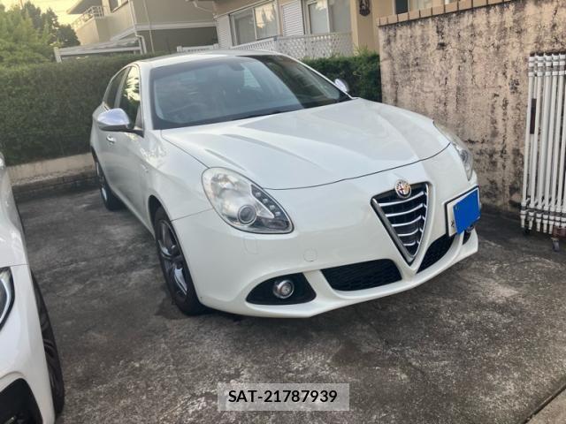 ALFA ROMEO GIULIETTA 2015-03 8097716-1