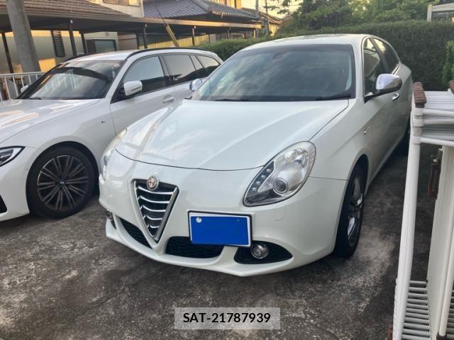ALFA ROMEO GIULIETTA 2015-03 8097716-2