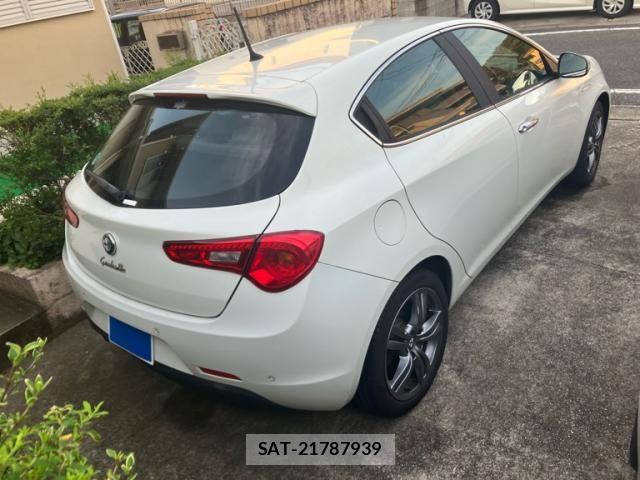 ALFA ROMEO GIULIETTA 2015-03 8097716-4