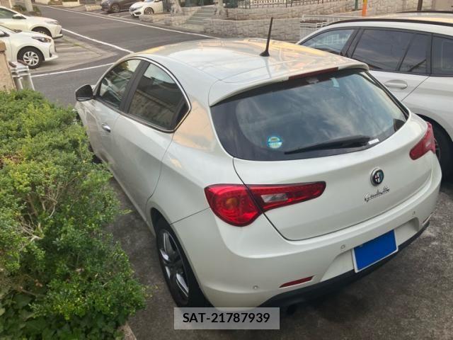 ALFA ROMEO GIULIETTA 2015-03 8097716-5