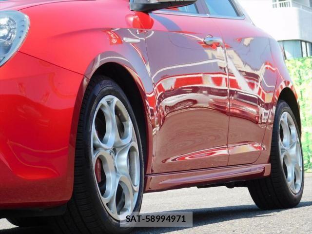 ALFA ROMEO GIULIETTA 2012-07 8128598-14