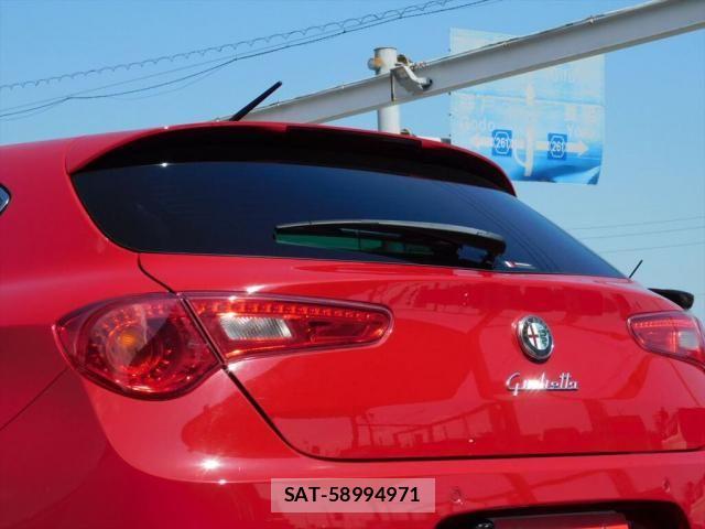 ALFA ROMEO GIULIETTA 2012-07 8128598-22