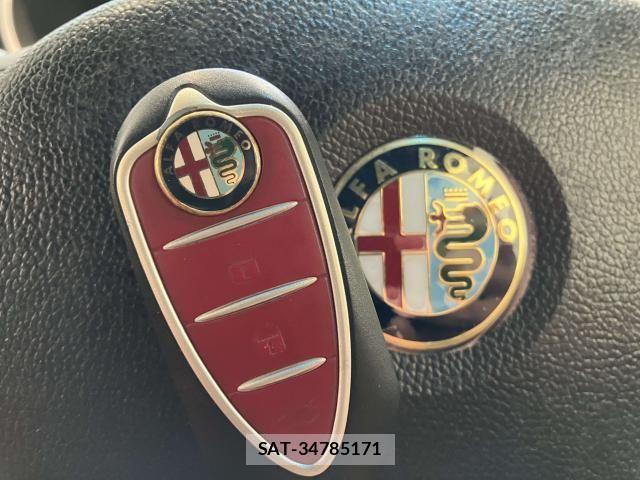 ALFA ROMEO GIULIETTA 2013-03 8128588-16
