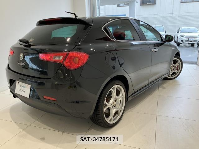 ALFA ROMEO GIULIETTA 2013-03 8128588-24