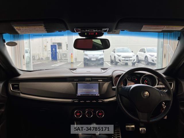 ALFA ROMEO GIULIETTA 2013-03 8128588-3