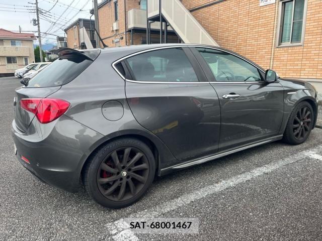 ALFA ROMEO GIULIETTA 2012-10 8157859-1