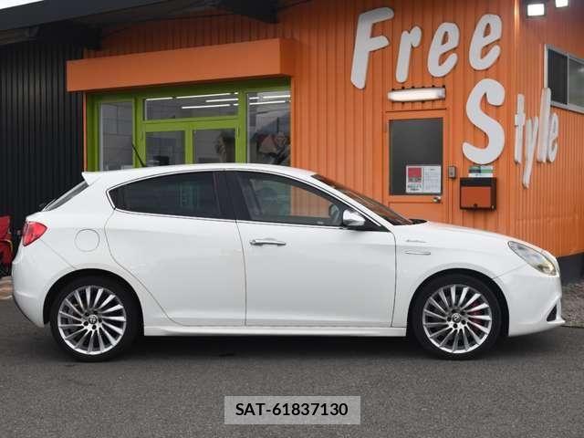 ALFA ROMEO GIULIETTA 2013-12 8334461-3