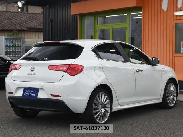 ALFA ROMEO GIULIETTA 2013-12 8334461-4