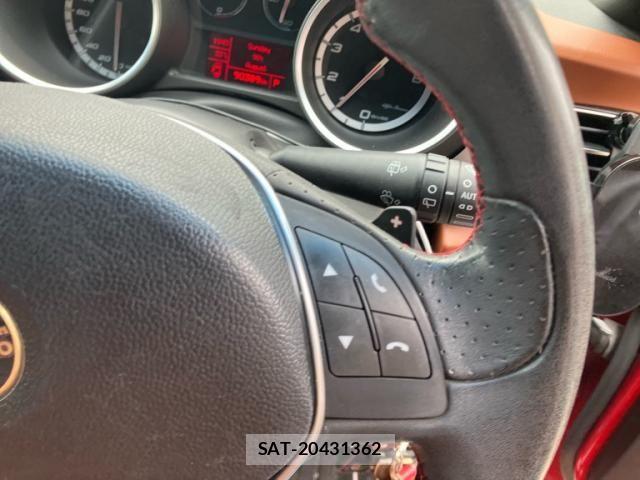 ALFA ROMEO GIULIETTA 2016-07 8364474-13