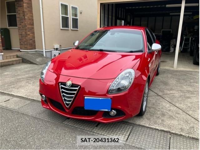 ALFA ROMEO GIULIETTA 2016-07 8364474-1