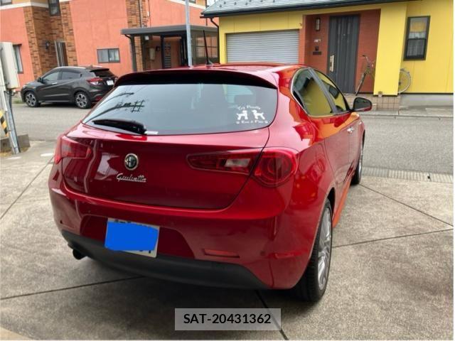 ALFA ROMEO GIULIETTA 2016-07 8364474-2