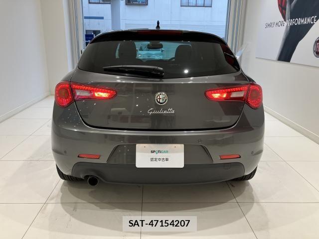 ALFA ROMEO GIULIETTA 2012-06 8410579-26
