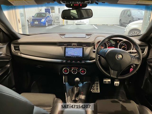 ALFA ROMEO GIULIETTA 2012-06 8410579-4