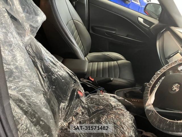 ALFA ROMEO GIULIETTA 2021-02 8523009-14
