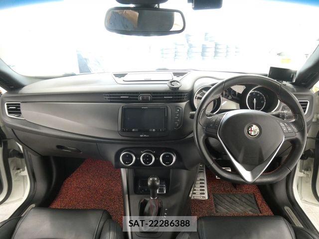 ALFA ROMEO GIULIETTA 2015-01 8560915-2