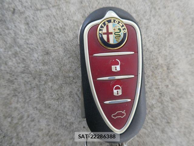 ALFA ROMEO GIULIETTA 2015-01 8560915-29