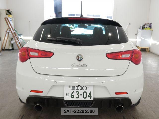 ALFA ROMEO GIULIETTA 2015-01 8560915-4