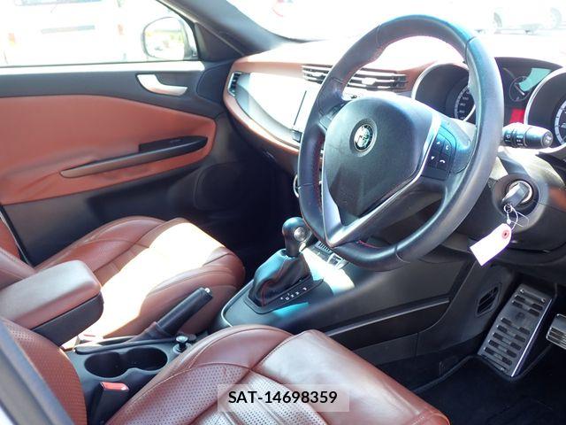 ALFA ROMEO GIULIETTA 2016-02 8560911-1