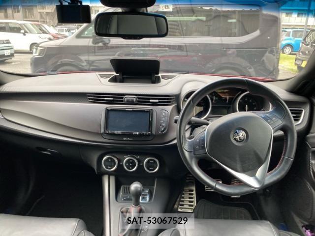 ALFA ROMEO GIULIETTA 2017-05 8560912-12
