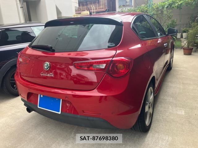 ALFA ROMEO GIULIETTA 2012-06 8847958-3