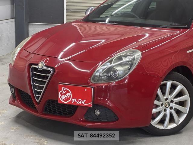 ALFA ROMEO GIULIETTA 2012-05 8883223-2