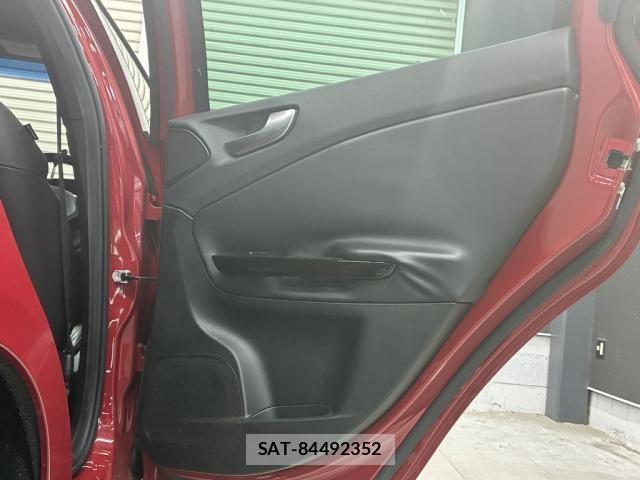 ALFA ROMEO GIULIETTA 2012-05 8883223-29