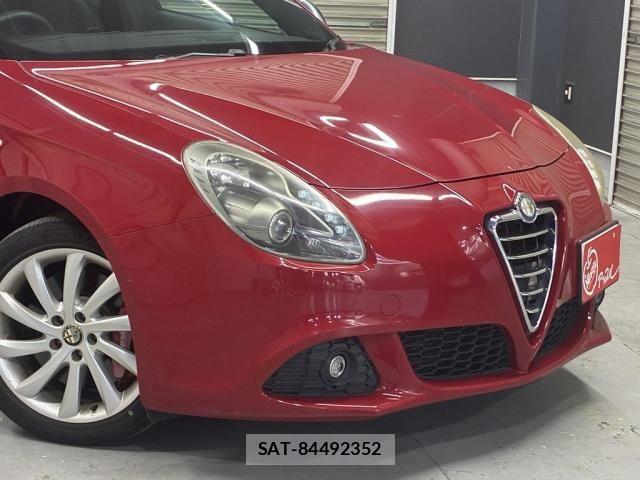 ALFA ROMEO GIULIETTA 2012-05 8883223-5