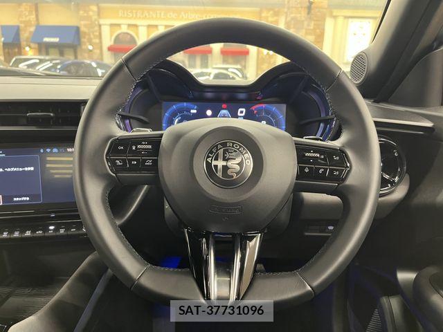 ALFA ROMEO Junior 2025-06 8847963-6
