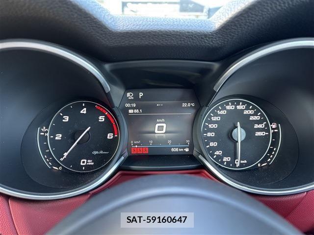ALFA ROMEO STELVIO 2019-03 1177592-17