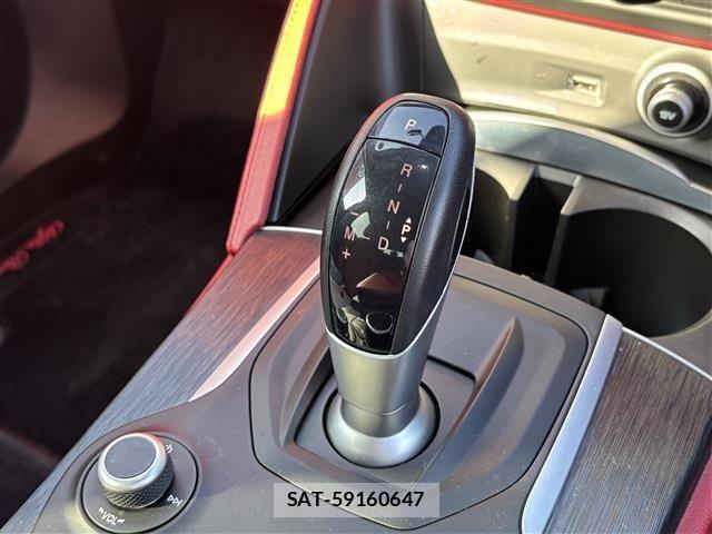 ALFA ROMEO STELVIO 2019-03 1177592-20