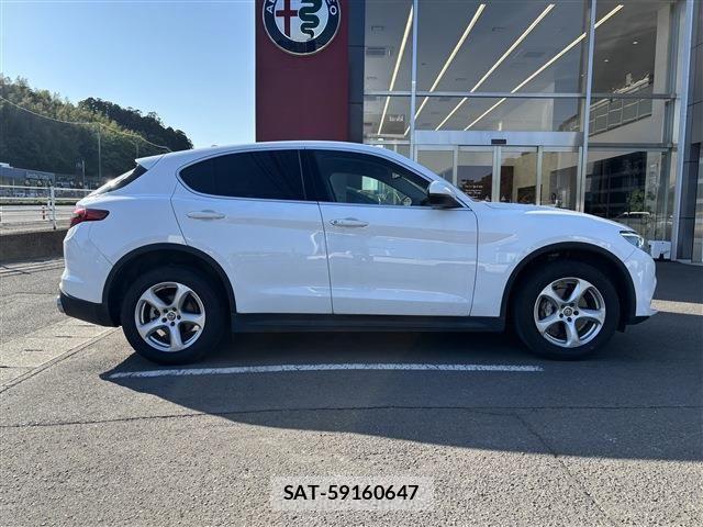 ALFA ROMEO STELVIO 2019-03 1177592-3