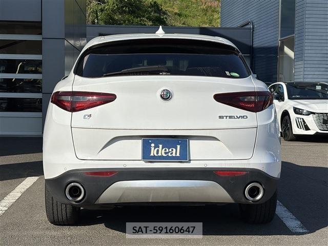 ALFA ROMEO STELVIO 2019-03 1177592-5
