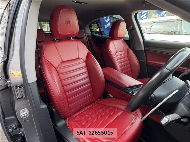 ALFA ROMEO STELVIO 2018-07 1202198-10