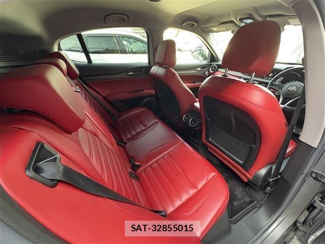 ALFA ROMEO STELVIO 2018-07 1202198-11