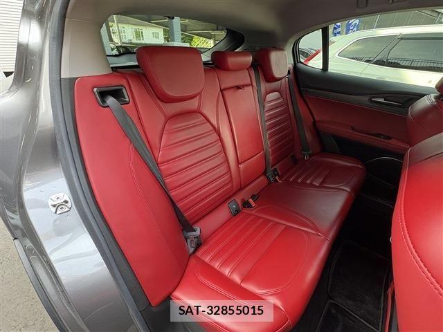 ALFA ROMEO STELVIO 2018-07 1202198-12