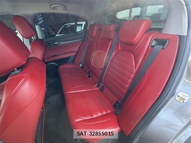 ALFA ROMEO STELVIO 2018-07 1202198-13