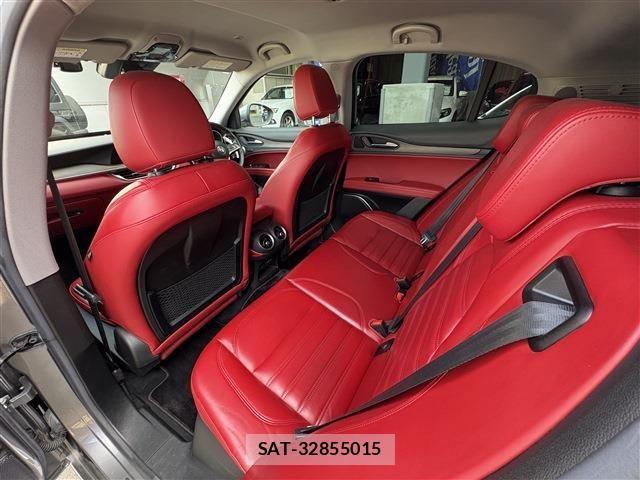 ALFA ROMEO STELVIO 2018-07 1202198-14